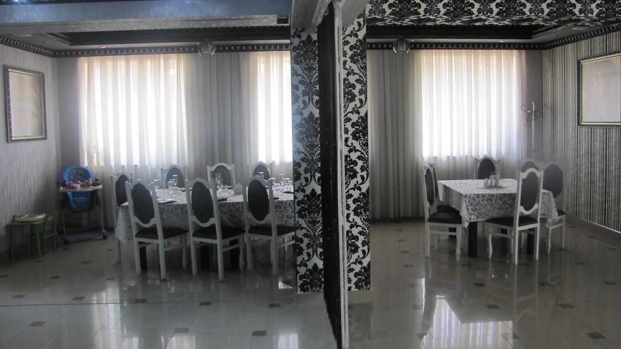 Mini Hotel Leon Lalovo 外观 照片