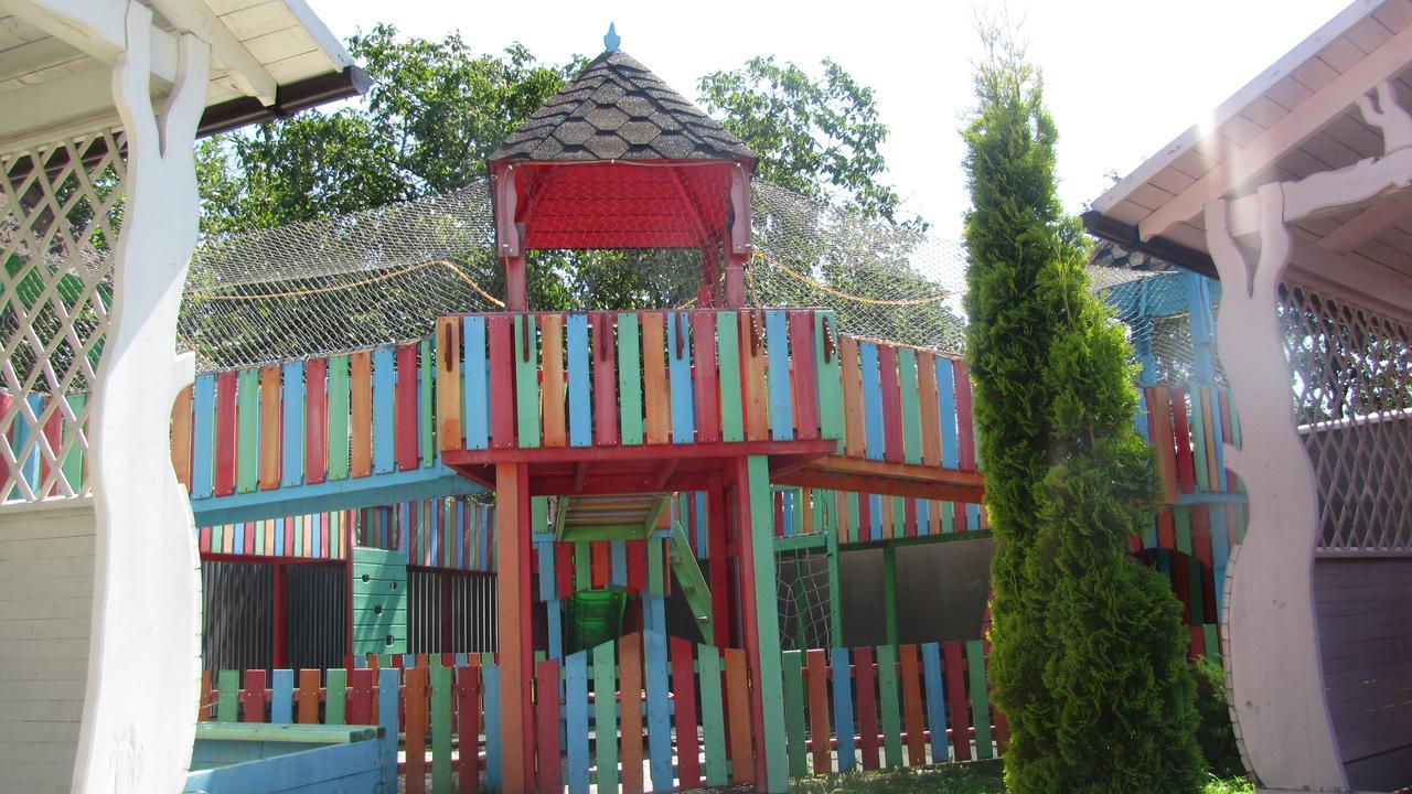 Mini Hotel Leon Lalovo 外观 照片
