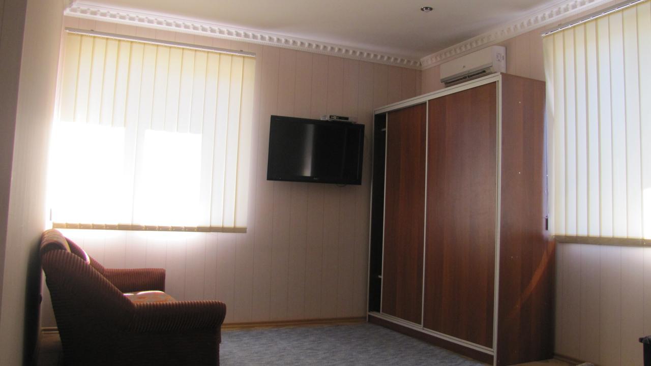 Mini Hotel Leon Lalovo 外观 照片